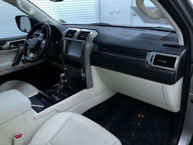 Thumbnail: 2020 Lexus GX - 23