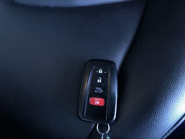 Thumbnail: 2021 Toyota Highlander - 33