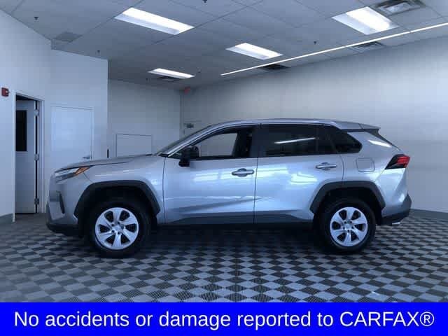 2024 Toyota RAV4 LE photo 3
