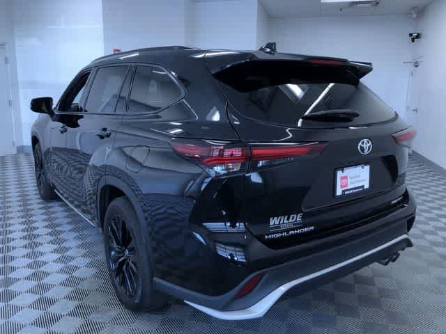 Thumbnail: 2025 Toyota Highlander - 12