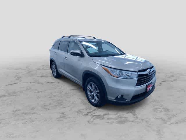 Thumbnail: 2015 Toyota Highlander - 3
