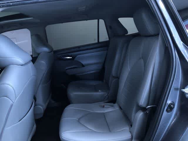 Thumbnail: 2023 Toyota Highlander - 22