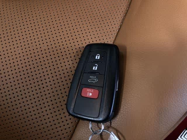 Thumbnail: 2020 Toyota Highlander - 33