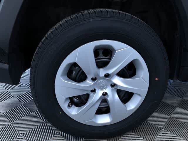 Thumbnail: 2024 Toyota RAV4 - 16