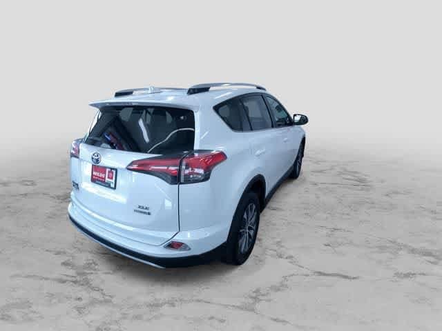 Thumbnail: 2016 Toyota RAV4 - 9