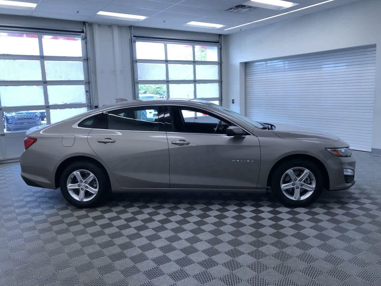 Thumbnail: 2024 Chevrolet Malibu - 35