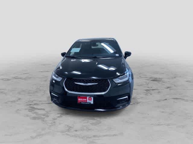 Thumbnail: 2025 Chrysler Pacifica - 5