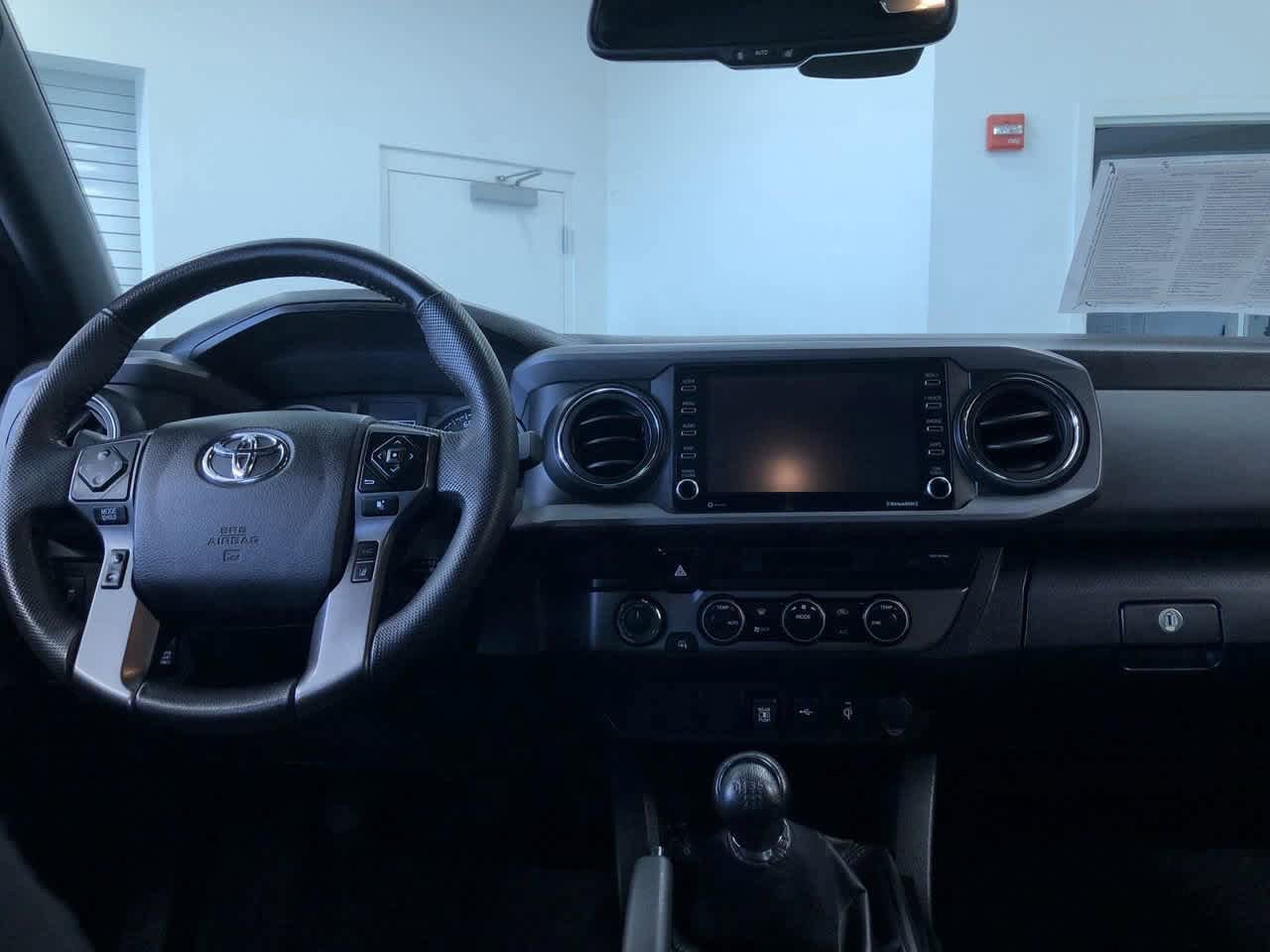 Thumbnail: 2022 Toyota Tacoma - 11