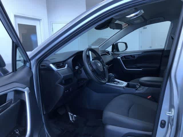 2025 Toyota RAV4 LE - Photo 10