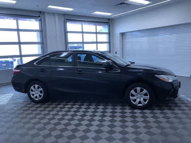 Thumbnail: 2017 Toyota Camry - 33