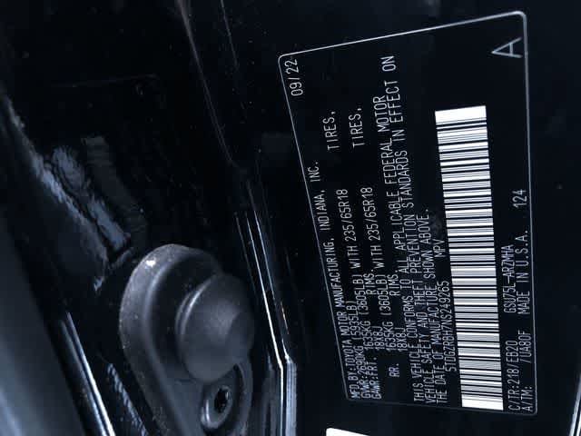 Thumbnail: 2022 Toyota Highlander - 25