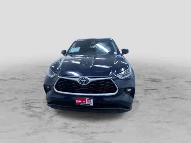 Thumbnail: 2021 Toyota Highlander - 4