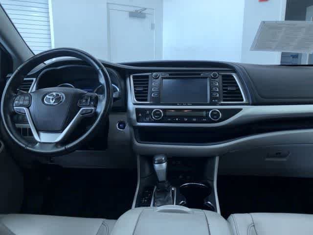 Thumbnail: 2017 Toyota Highlander - 10