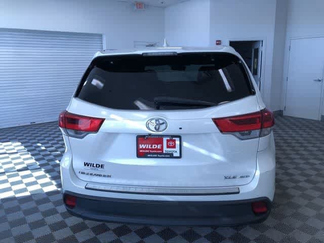Thumbnail: 2019 Toyota Highlander - 15