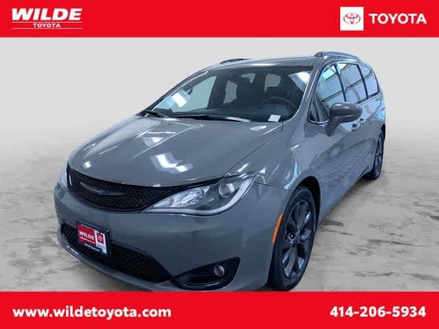 2020 Chrysler Pacifica  -
                  West Allis, WI