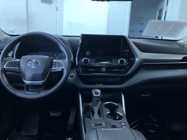 Thumbnail: 2024 Toyota Highlander - 19