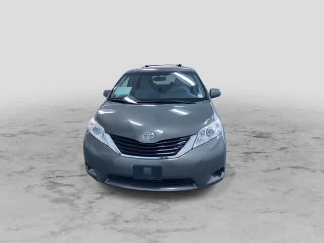 Thumbnail: 2012 Toyota Sienna - 4