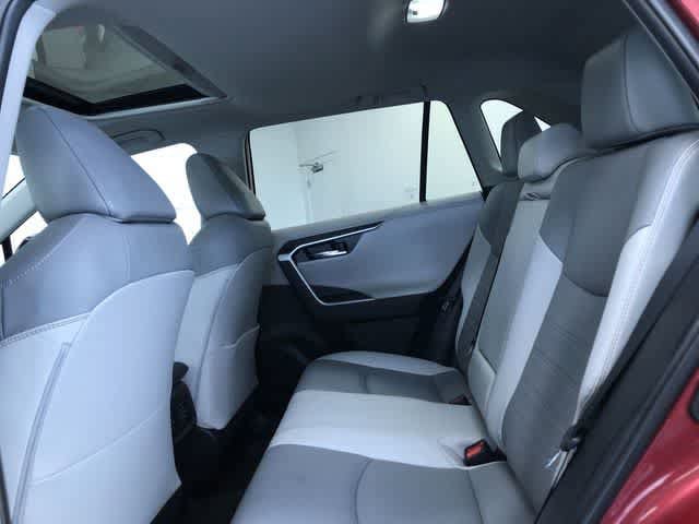 Thumbnail: 2022 Toyota RAV4 - 20