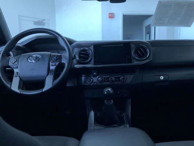 Thumbnail: 2018 Toyota Tacoma - 12