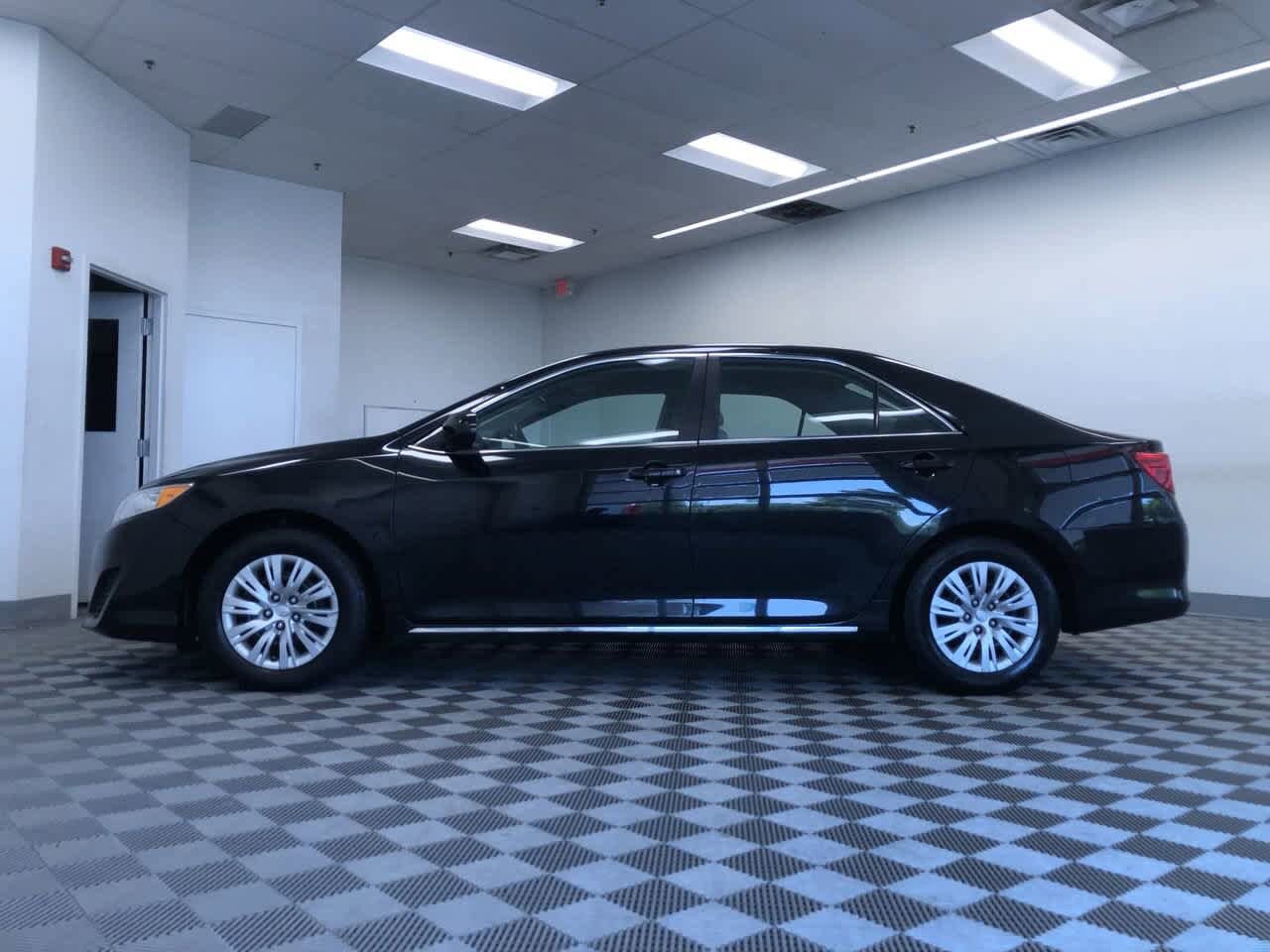 Thumbnail: 2014 Toyota Camry - 11