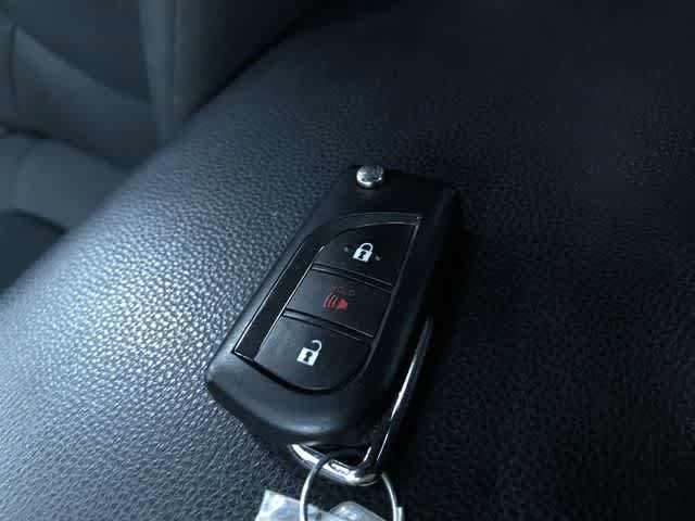 Thumbnail: 2025 Toyota RAV4 - 32