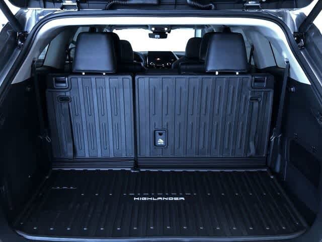 Thumbnail: 2026 Toyota Highlander - 25