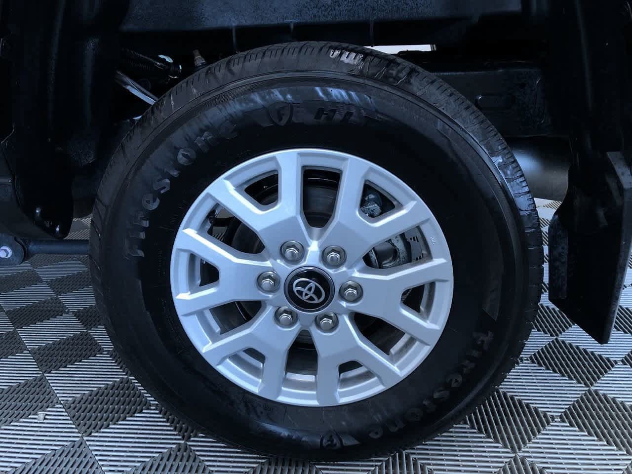 Thumbnail: 2024 Toyota Tacoma - 17