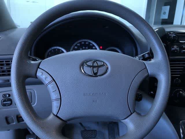 Thumbnail: 2005 Toyota Sienna - 26