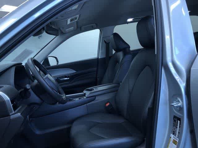 Thumbnail: 2025 Toyota Grand Highlander - 21