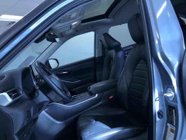 Thumbnail: 2022 Toyota Highlander - 18