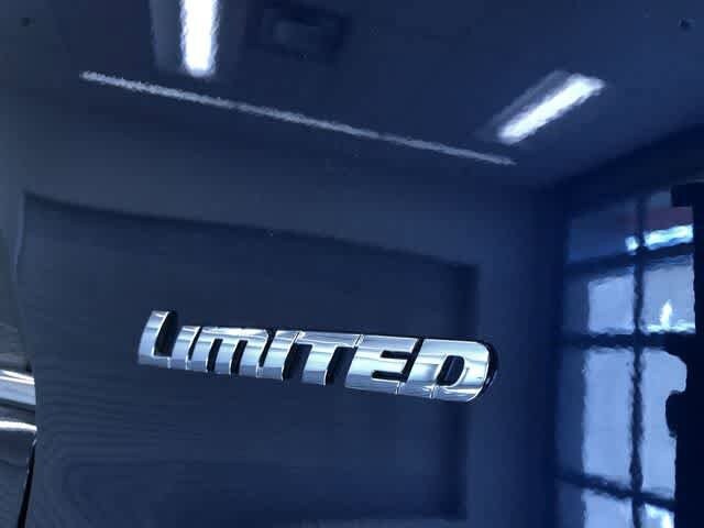 Thumbnail: 2020 Toyota 4Runner - 17