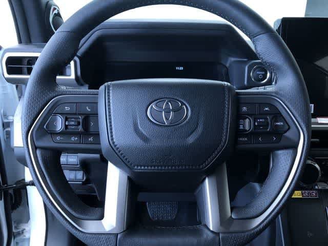 Thumbnail: 2025 Toyota 4Runner - 17