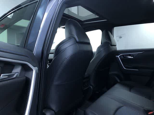 Thumbnail: 2022 Toyota RAV4 - 11