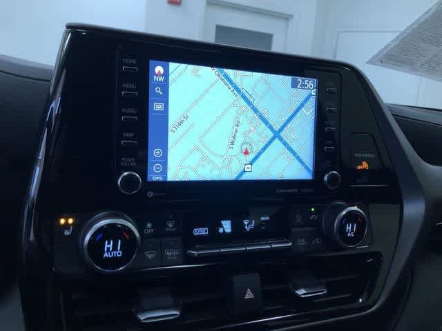 Thumbnail: 2022 Toyota Highlander - 30