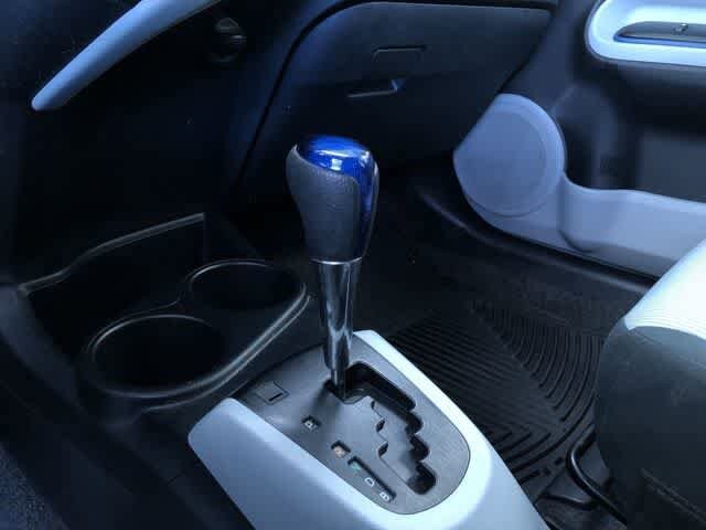 Thumbnail: 2012 Toyota Prius c - 31