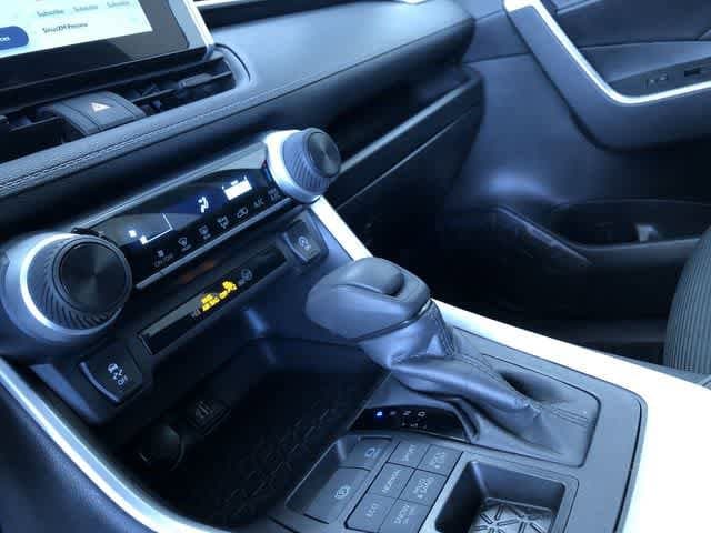 Thumbnail: 2025 Toyota RAV4 - 28