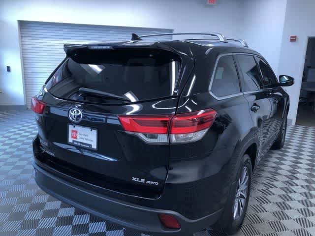 Thumbnail: 2019 Toyota Highlander - 35