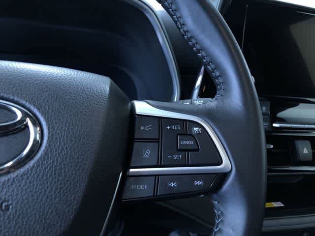Thumbnail: 2025 Toyota Highlander - 25