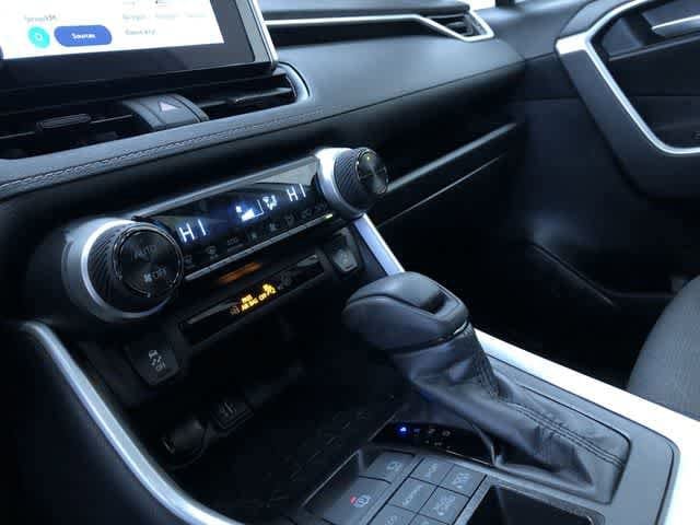 Thumbnail: 2025 Toyota RAV4 - 29