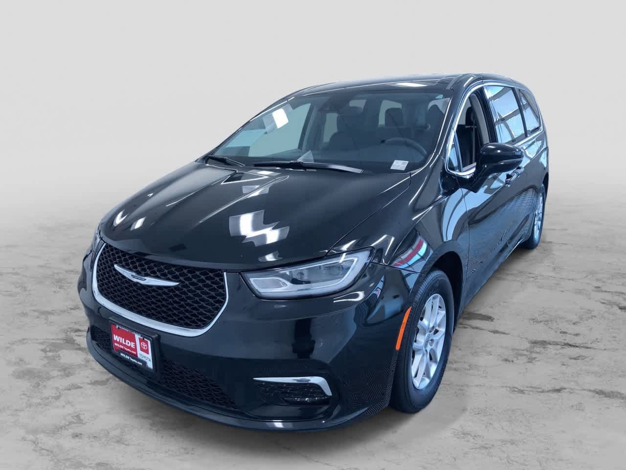 2024 Chrysler Pacifica Touring L -
                  West Allis, WI