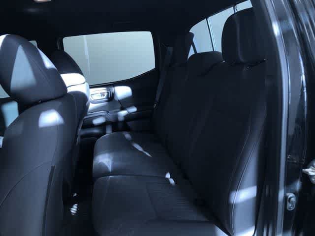 Thumbnail: 2019 Toyota Tacoma - 15