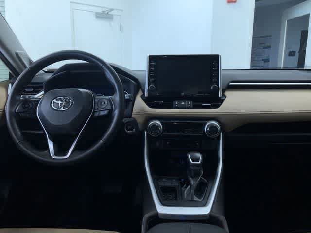 Thumbnail: 2022 Toyota RAV4 - 21