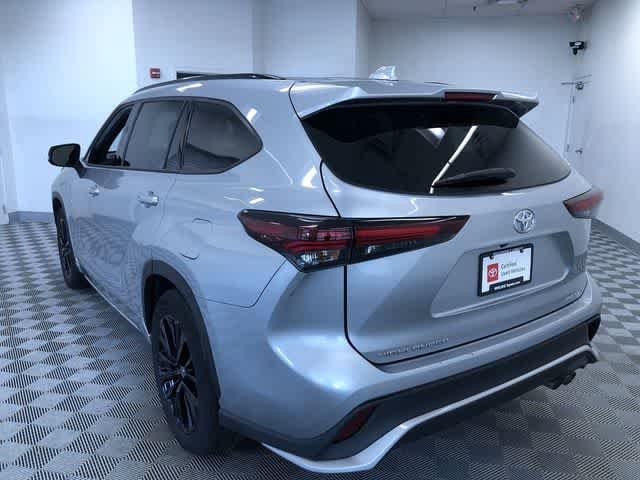 Thumbnail: 2025 Toyota Highlander - 12