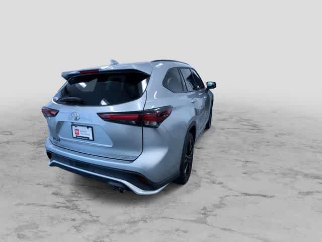 Thumbnail: 2025 Toyota Highlander - 9