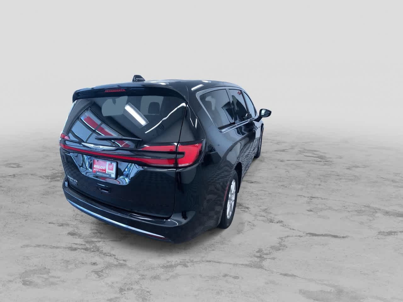 Thumbnail: 2024 Chrysler Pacifica - 9