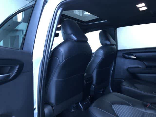 Thumbnail: 2025 Toyota Highlander - 16