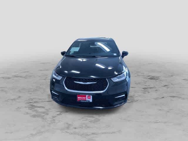 Thumbnail: 2025 Chrysler Pacifica - 5