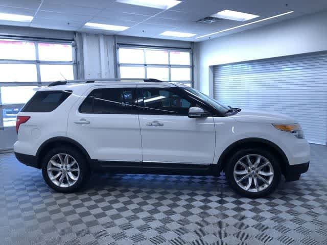 Thumbnail: 2015 Ford Explorer - 36