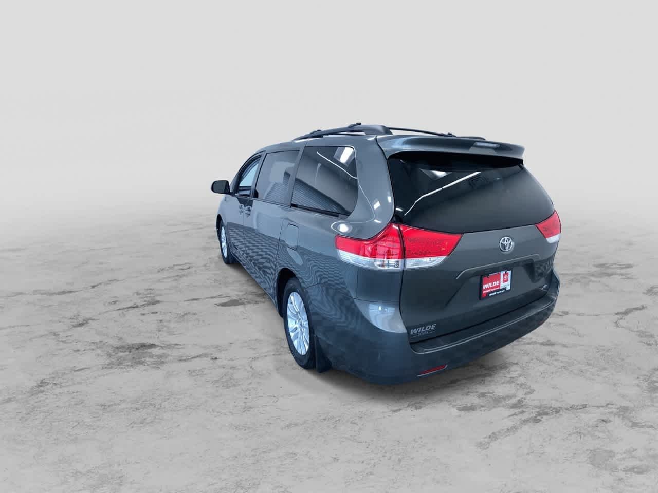 Thumbnail: 2012 Toyota Sienna - 7