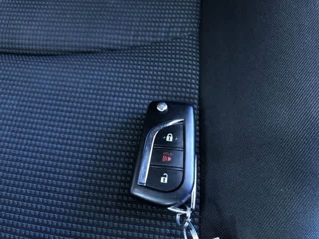 Thumbnail: 2025 Toyota RAV4 - 32